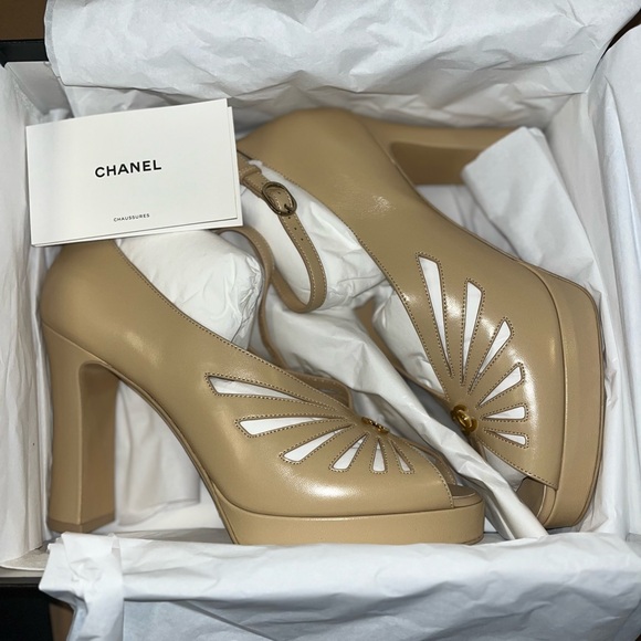 Chanel Lambskin Sandals Heels size 42 - Picture 3 of 12